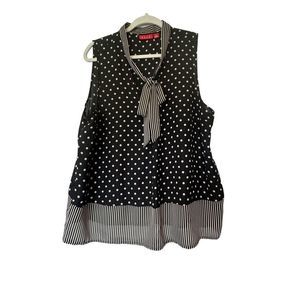 ELLE V-neck tank top with an adorable ribbon on the neckline!